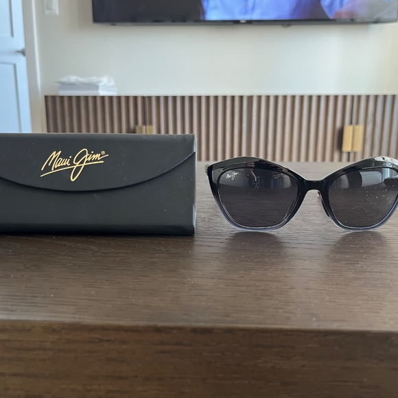 Maui Jim Lotus Sunglasses
